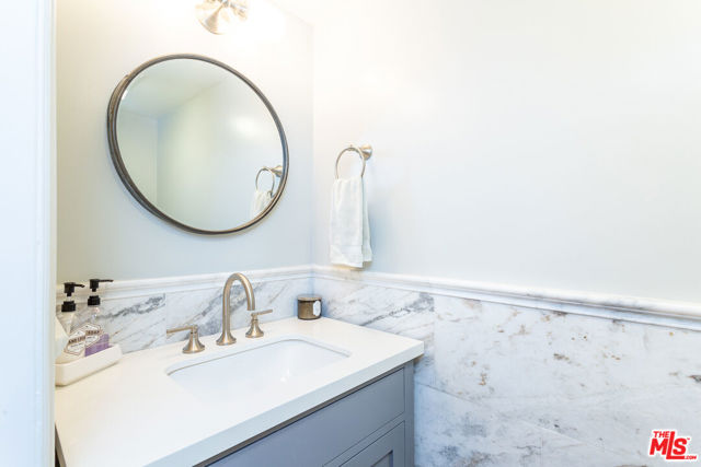 1625 Idaho Avenue, Santa Monica CA: https://media.crmls.org/mediaz/513945a9-0cf1-4c9b-9f41-a975a9eb9733.jpg