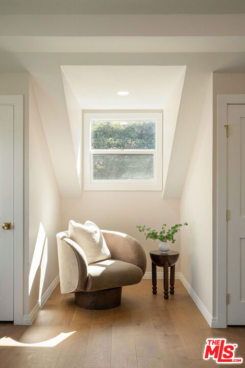 5103 Parkglen Avenue, Los Angeles CA: https://media.crmls.org/mediaz/5139e1b5-744c-4bb2-bc08-e5f7ca6b0322.jpg