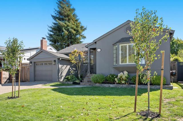 1549 Eastmoor Road, Burlingame CA: https://media.crmls.org/mediaz/513a11c8-c324-4eb8-8260-3596cd7181e2.jpg
