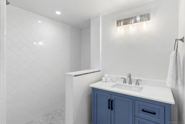 291 Ebony Avenue, Imperial Beach CA: https://media.crmls.org/mediaz/513a16bb-1e7c-4425-9698-bc1b036e8f00.jpg