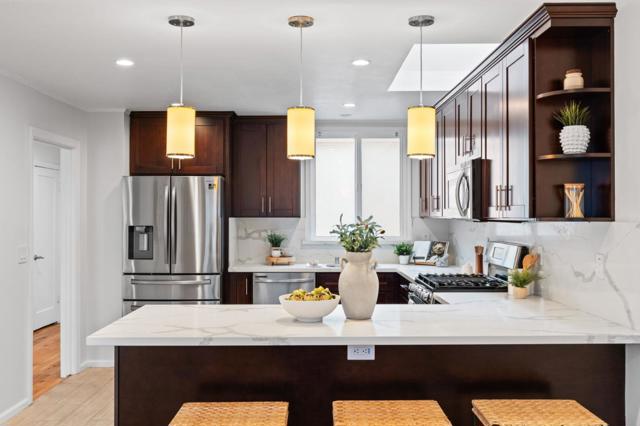 2640 Alemany Boulevard, San Francisco CA: https://media.crmls.org/mediaz/513a1ab6-514e-45c0-943b-fea890adde08.jpg