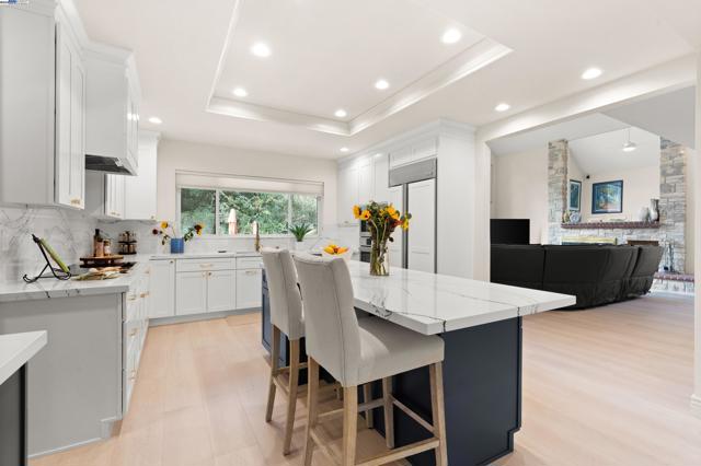 3146 Blackhawk Meadow Dr, Danville CA: https://media.crmls.org/mediaz/513a34ab-42f7-4a15-a742-dc02e3889225.jpg