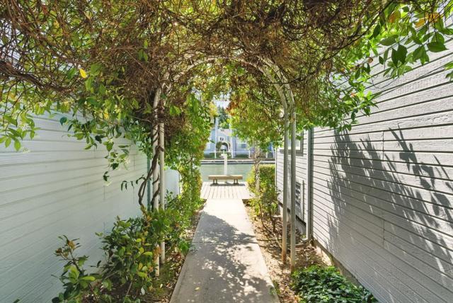 830 Portwalk Place, Redwood City CA: https://media.crmls.org/mediaz/513ad3ac-ece9-4780-9bdf-ba57f8333792.jpg