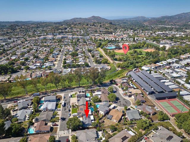 12835 Reo Real Dr, Poway CA: https://media.crmls.org/mediaz/513af1fc-4682-443f-a63b-2606191cb7b6.jpg
