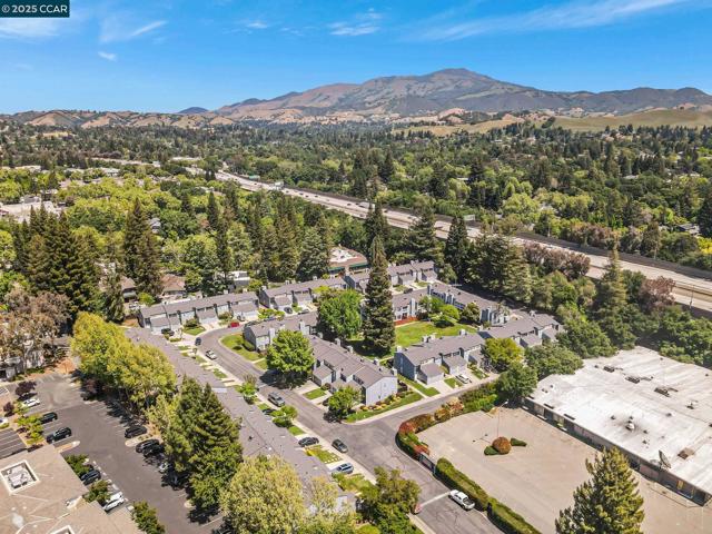 239 Ashley Cir, Danville CA: https://media.crmls.org/mediaz/513c5d45-31f5-4178-8633-d2e1f59f092d.jpg