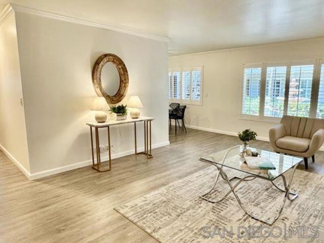 801 C Ave, Coronado CA: https://media.crmls.org/mediaz/513d75c9-1a16-461b-8ddf-e1082c7962f2.jpg