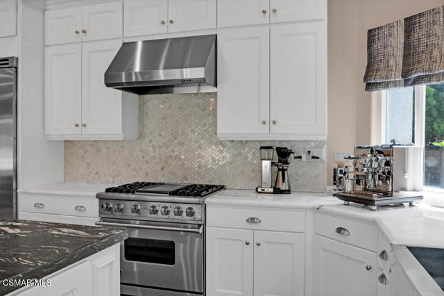 4953 Kilburn Court, Oak Park CA: https://media.crmls.org/mediaz/513d8409-7b7a-47d3-87cf-ceb82da9edce.jpg