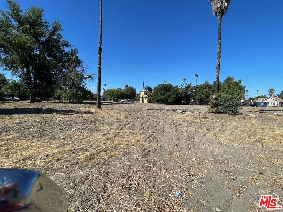 900 N ARROWHEAD Avenue