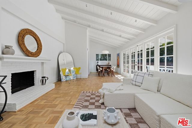 864 Bienveneda Avenue photo 3