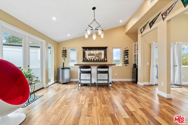 436 Levering Avenue, Los Angeles CA: https://media.crmls.org/mediaz/51409116-3957-40bf-a5e9-a98ad8f89b43.jpg