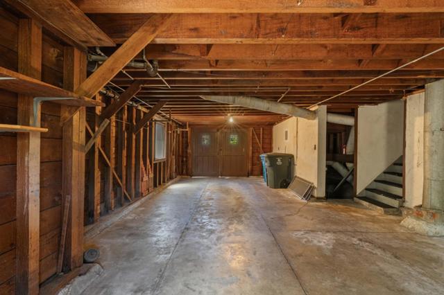 1317 Laguna Avenue, Burlingame CA: https://media.crmls.org/mediaz/5141820c-1866-4fc6-91ed-8b93abd3a03d.jpg
