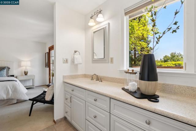 3662 Perada Dr, Walnut Creek CA: https://media.crmls.org/mediaz/5141bdaf-f19a-4f34-a556-08b345ccdf26.jpg