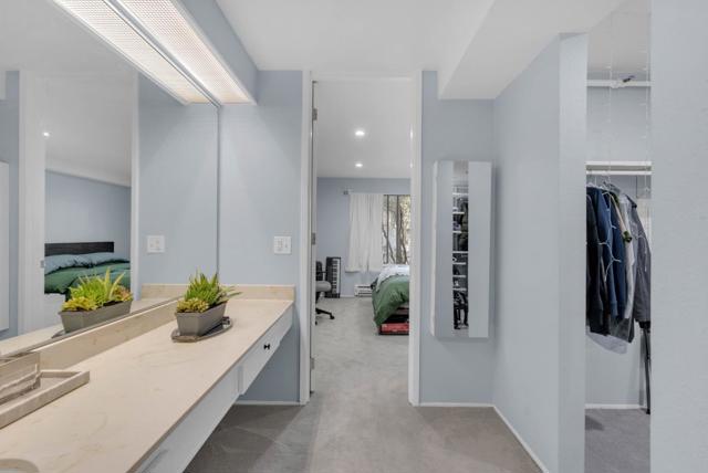 5202 Shelter Creek Lane, San Bruno CA: https://media.crmls.org/mediaz/5141d8a5-287e-4adb-8d8e-71cf45123b2f.jpg