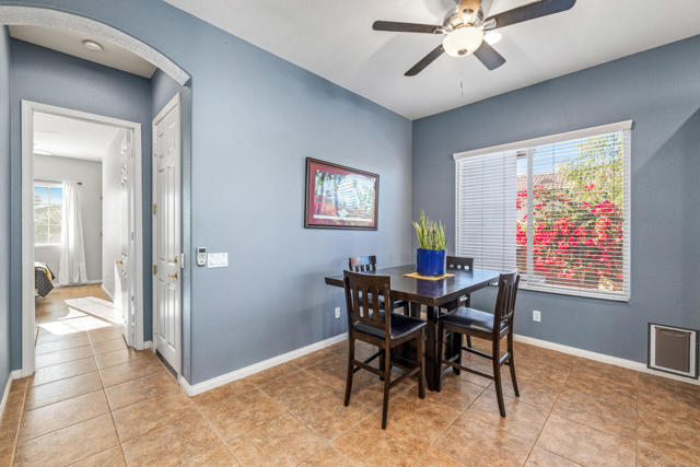 79704 Castille Drive, La Quinta CA: https://media.crmls.org/mediaz/5141f2d6-7dd0-4f3e-ae34-927080517197.jpg