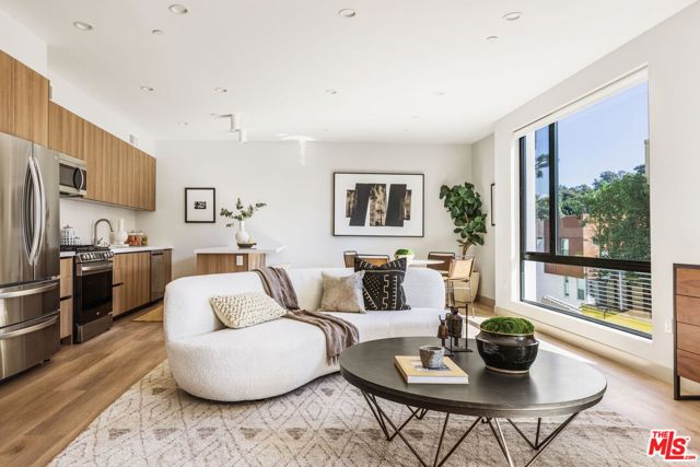 2223 Clifford Street, Los Angeles CA: https://media.crmls.org/mediaz/51420522-d9b8-4c4c-a7ae-240779d719af.jpg