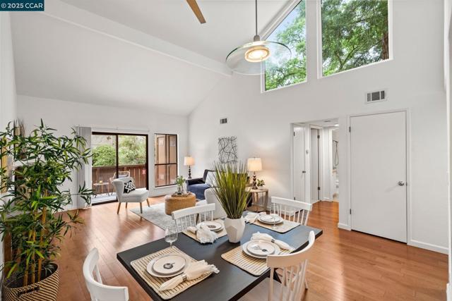 879 Camelback Pl, Pleasant Hill CA: https://media.crmls.org/mediaz/5142db5c-f778-4aa3-afb9-9838668994e7.jpg