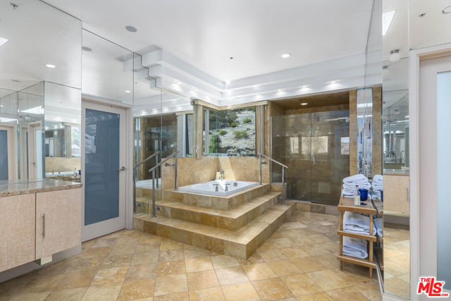 159 Dapplegray Road, Bell Canyon CA: https://media.crmls.org/mediaz/51433df9-f23b-4235-a168-6144cfd389e9.jpg