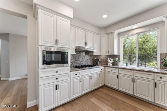 4543 Silverbell Circle, Moorpark CA: https://media.crmls.org/mediaz/514394f9-5d96-4a35-9684-3daebeb68e71.jpg