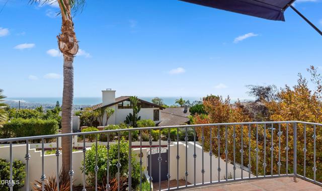 518 Lincoln Drive, Ventura CA: https://media.crmls.org/mediaz/5143a755-fbd5-4448-b200-fdaf7f66c301.jpg