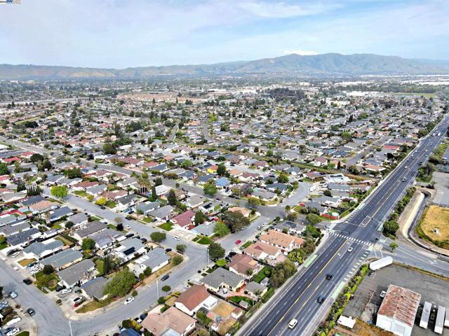 38243 Manzanita St, Newark CA: https://media.crmls.org/mediaz/5143f8e3-e064-43fd-ac24-889b1b018071.jpg