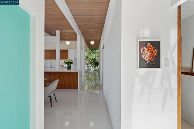 206 Santa Fe Dr, Walnut Creek CA: https://media.crmls.org/mediaz/51441ffc-5ef8-41a8-a747-d73a23347eb9.jpg