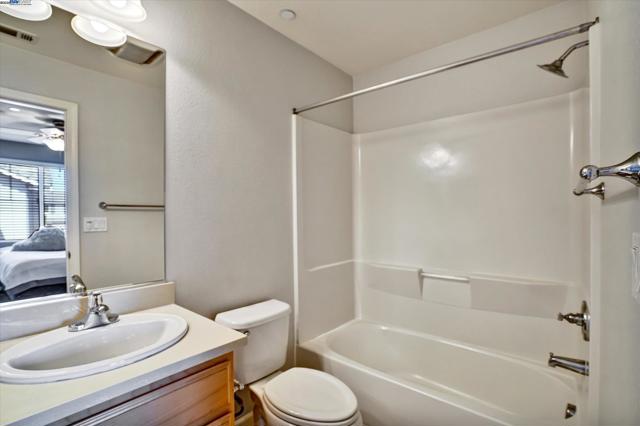 140 Selby Ln, Livermore CA: https://media.crmls.org/mediaz/5144330a-6cd5-4278-8af4-6b1d75cd58ee.jpg