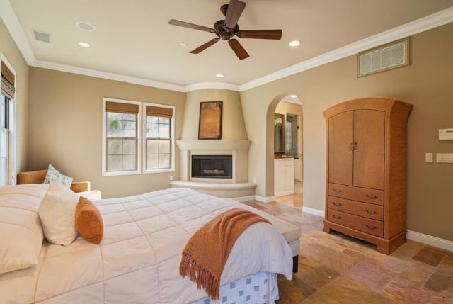 4449 Esplanade Lane, Palm Springs CA: https://media.crmls.org/mediaz/5144d985-62b5-48c4-9c04-1222d2d84dfc.jpg