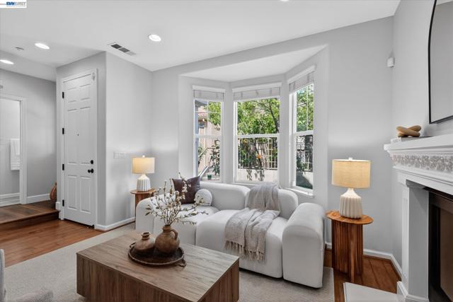 5880 Hillbrook Pl, Dublin CA: https://media.crmls.org/mediaz/514518c6-0885-41dc-9df7-850b3551618a.jpg