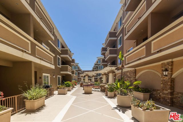 2750 Artesia Boulevard, Redondo Beach, California 90278, 2 Bedroom Bedrooms, 0 ,1 BathroomBathrooms,Residential,For Sale,Artesia,0,26992733