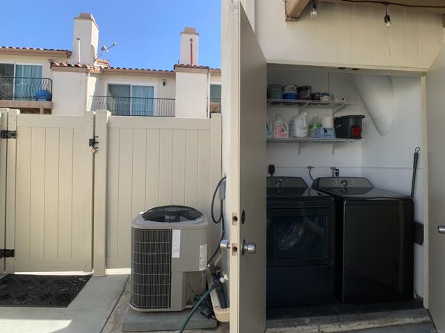 Detail Gallery Image 10 of 39 For 9230 Carlton Oaks Dr, Santee,  CA 92071 - 2 Beds | 1/1 Baths