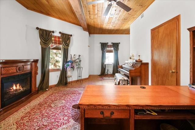 30097 Enchanted Way, Running Springs CA: https://media.crmls.org/mediaz/5145a5df-2046-4c4c-b376-581dfb25225b.jpg
