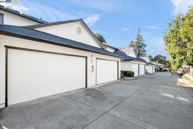 Details for 599 Blossom Way, Hayward, CA 94541