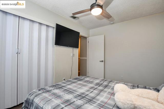 16059 Bizzibe St, Lathrop CA: https://media.crmls.org/mediaz/5146d663-599e-40a7-be62-6a188925c2b0.jpg