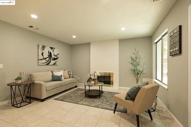 2825 GEORGIA DRIVE, Tracy CA: https://media.crmls.org/mediaz/514786c0-fe14-4bcb-95a3-4e54aaff416e.jpg