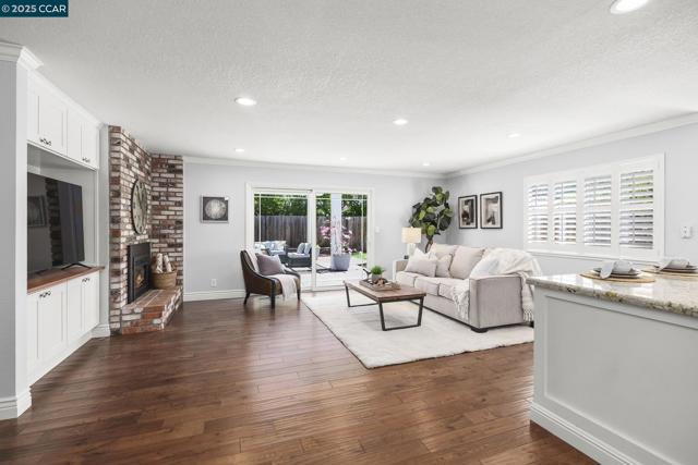 1140 Jamie Dr, Concord CA: https://media.crmls.org/mediaz/51480876-c048-4e2a-831f-88430de8d901.jpg