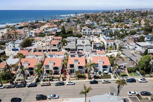 292 Bonair St, La Jolla CA: https://media.crmls.org/mediaz/5148dbc9-8f12-49dd-8658-f0346230c736.jpg
