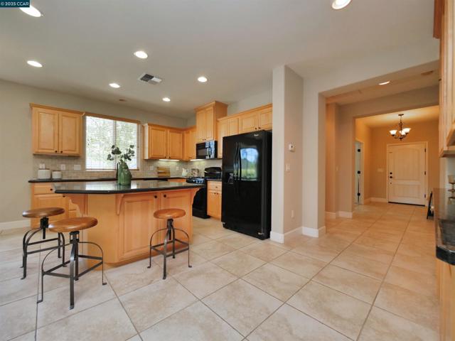 335 Suez Canal Lane, Sacramento CA: https://media.crmls.org/mediaz/5148fb53-bd33-41a0-8103-cc79eba2ef23.jpg