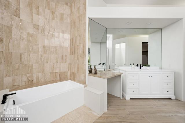 75070 Muirfield Court, Indian Wells CA: https://media.crmls.org/mediaz/5149247e-2b51-4891-965d-da8230b5a3cf.jpg