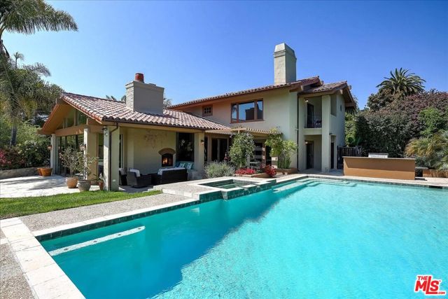4099 Creciente Drive, Santa Barbara CA: https://media.crmls.org/mediaz/5149aa7d-2768-4221-8722-3cf3f97b2fad.jpg