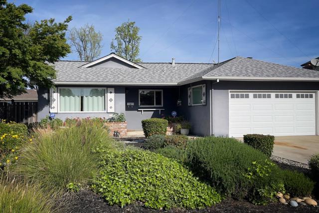 1681 La Pradera Drive, Campbell CA: https://media.crmls.org/mediaz/5149fce4-b33e-4da4-bb96-e97c353ed2cb.jpg