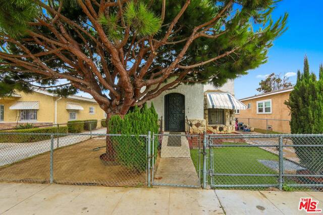 827 E 76Th Pl, Los Angeles, CA 90001