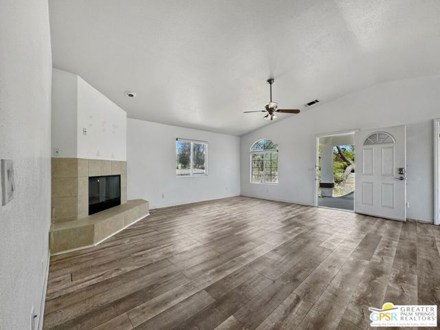 16653 Bubbling Wells Road, Desert Hot Springs CA: https://media.crmls.org/mediaz/514ae9eb-93b6-4fc3-b42b-d24e59c22480.jpg