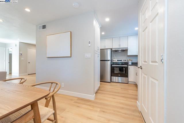 4562 Deerfield Ter, Fremont CA: https://media.crmls.org/mediaz/514aef2e-54d3-4494-a2e1-76b330915a41.jpg