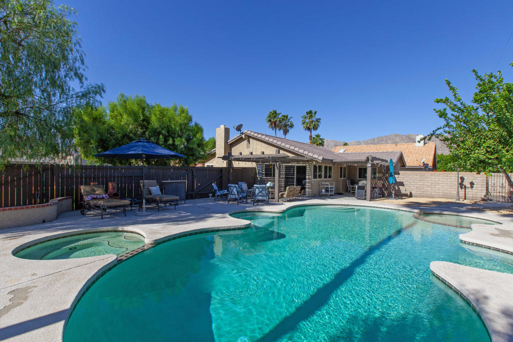 78620 Bottlebrush Drive