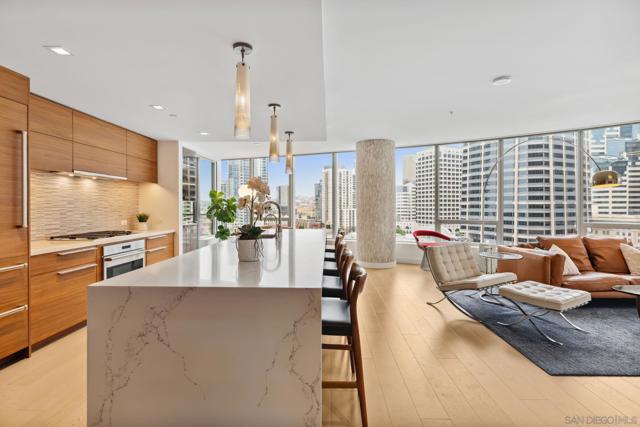 888 W E Street, San Diego CA: https://media.crmls.org/mediaz/514b7e2e-bdbf-47ad-93e8-0fcc75285a8c.jpg