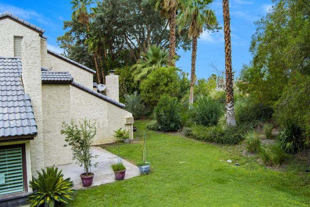 47 Portola Drive, Palm Springs CA: https://media.crmls.org/mediaz/514c93a2-45bb-4a81-a7cd-682186c38a5c.jpg