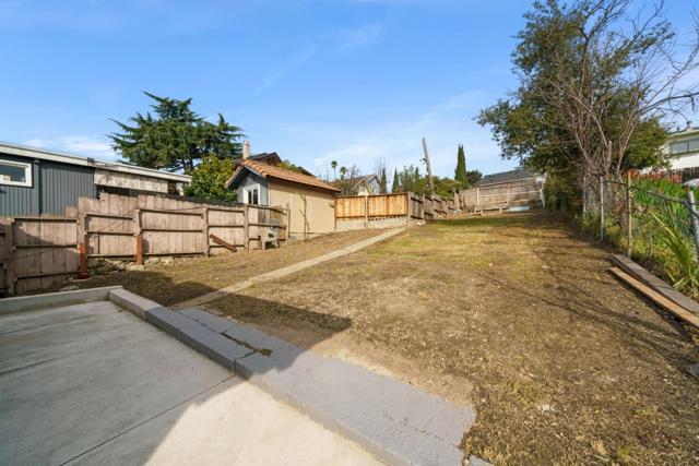 2523 23rd Avenue, Oakland CA: https://media.crmls.org/mediaz/514c99e2-88ba-4dbb-aa60-8272ab3f2f5b.jpg