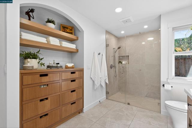 Image 28 of 46 For 393 Colorados Ct