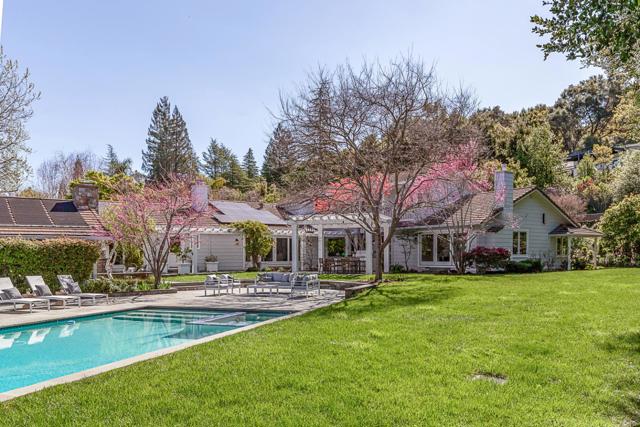 25600 Willow Pond Lane, Los Altos Hills CA: https://media.crmls.org/mediaz/514d6960-5ff2-4ff7-8a2c-60fe00e486d4.jpg