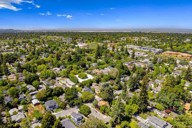 810 Cambridge Avenue, Menlo Park CA: https://media.crmls.org/mediaz/514d7685-0e31-4317-8c9c-c3d84c4e2c62.jpg